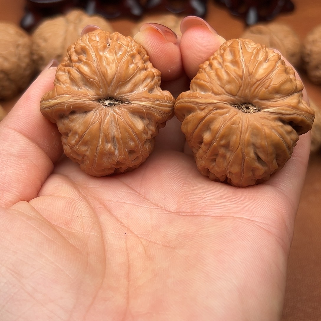 A***u文玩核桃把件元宝