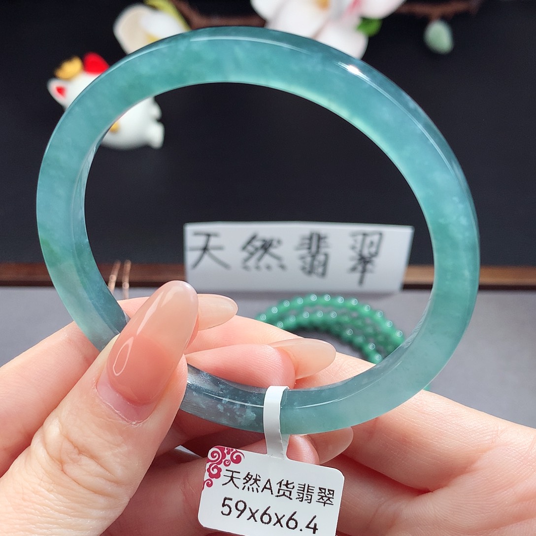 翡翠手镯（圆镯）未镶嵌