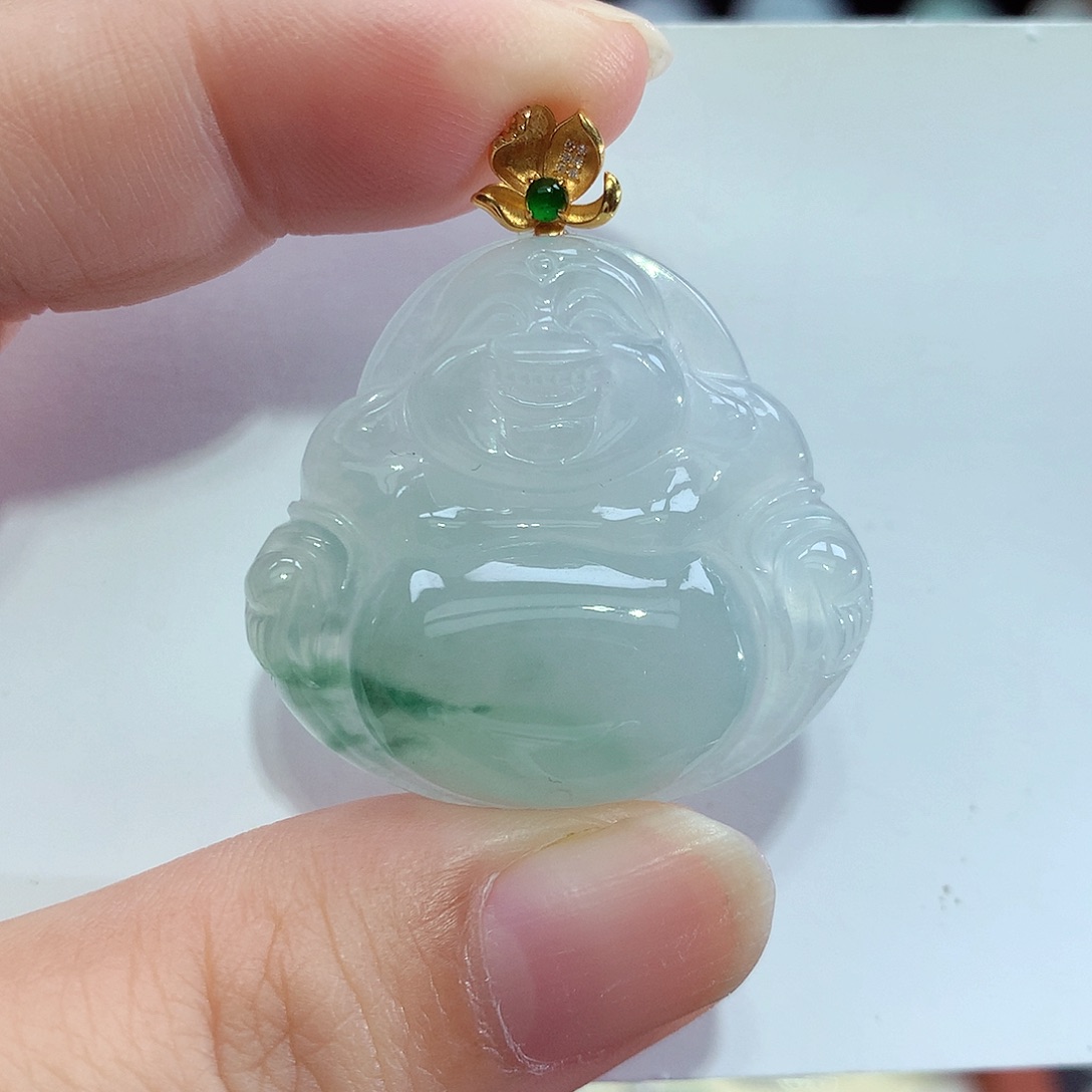 颈饰18K金镶嵌翡翠佛