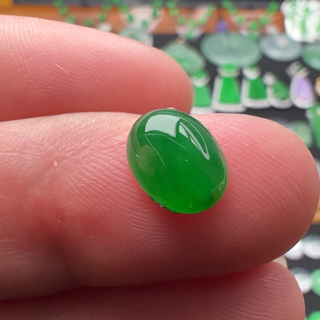 翡翠颈饰未镶嵌蛋面9.7