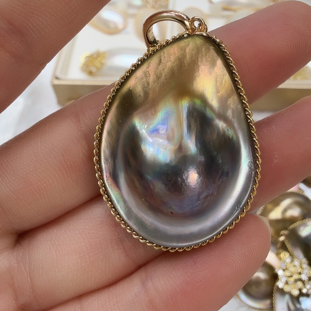 未镶嵌拼合珍珠（马贝珠）颈饰3