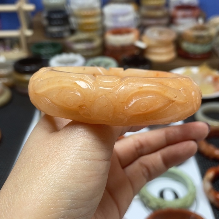 石英质玉手镯未镶嵌