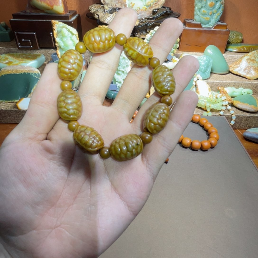 透闪石质玉富甲天下未镶嵌