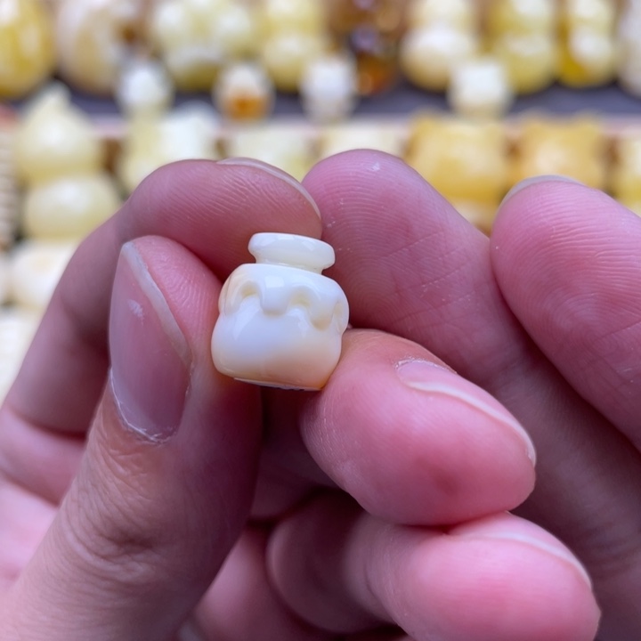 琥珀未镶嵌裸石蜜蜡