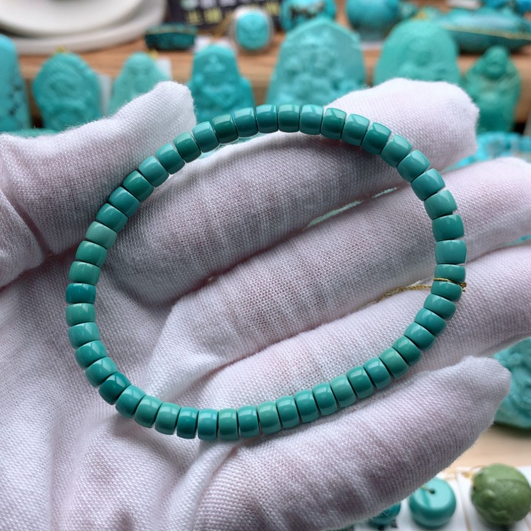 绿松石颈饰未镶嵌