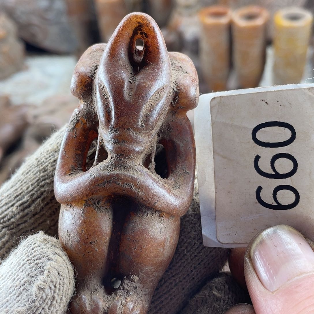 和田玉（糖玉）未镶嵌挂件