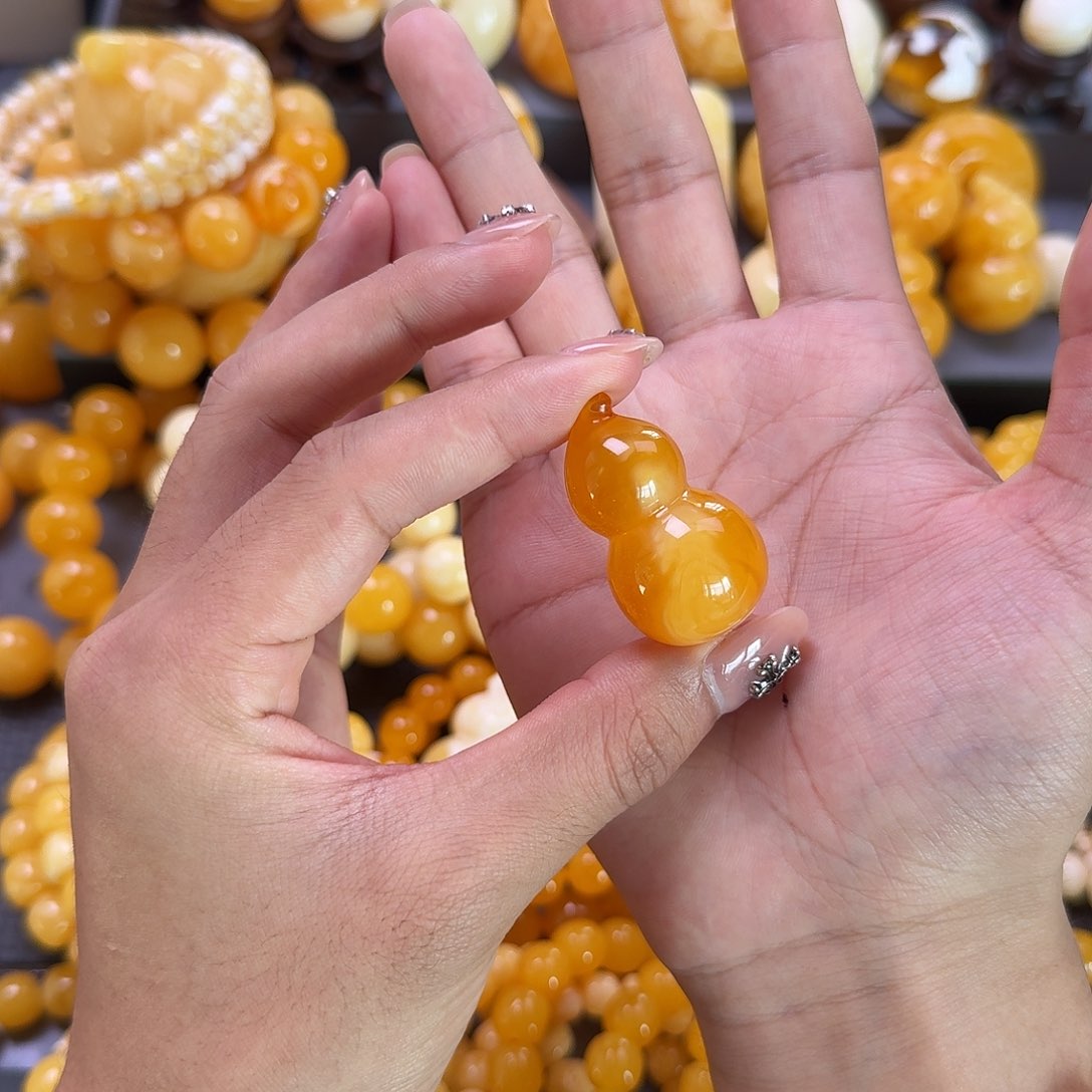 未镶嵌蜜蜡珠宝奇石