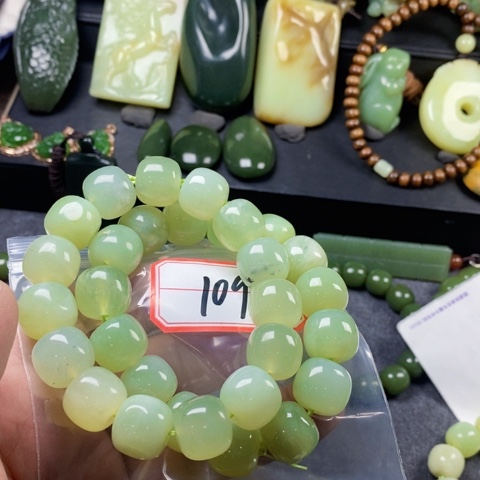 未镶嵌蛇纹石玉手链瑕疵品