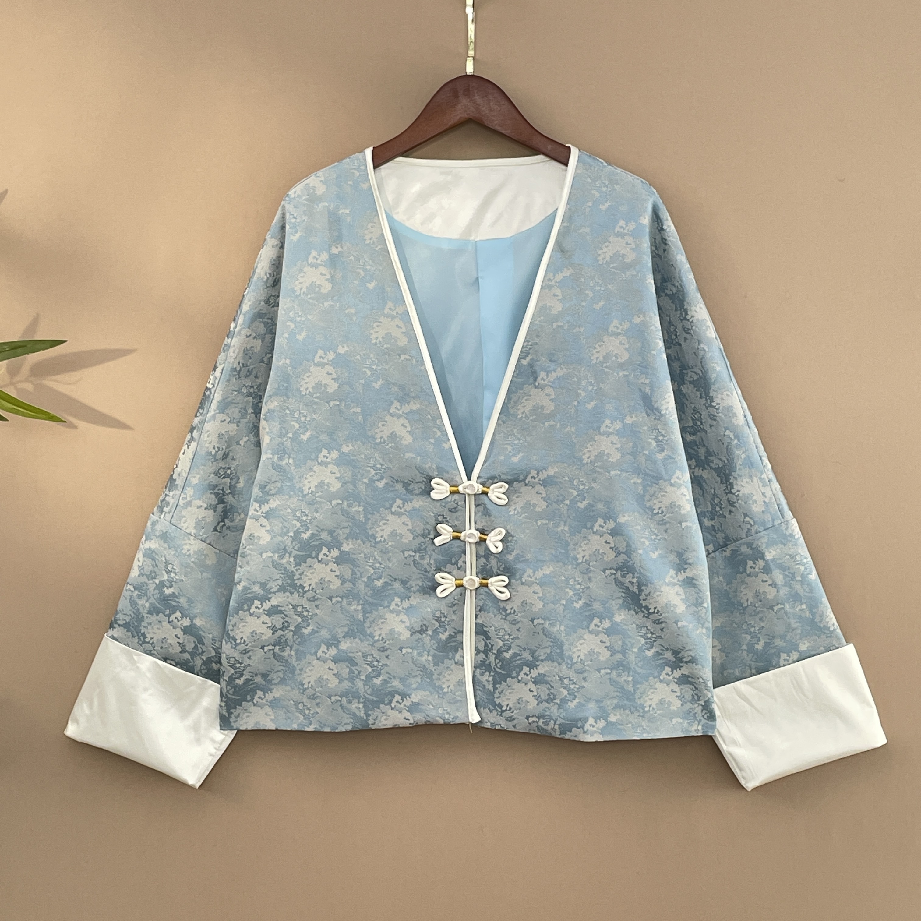 【春兰】2024新款秋季气质上衣新中式国风宽松V领提花女装春秋外套