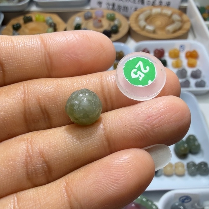 和田玉未镶嵌珠宝奇石