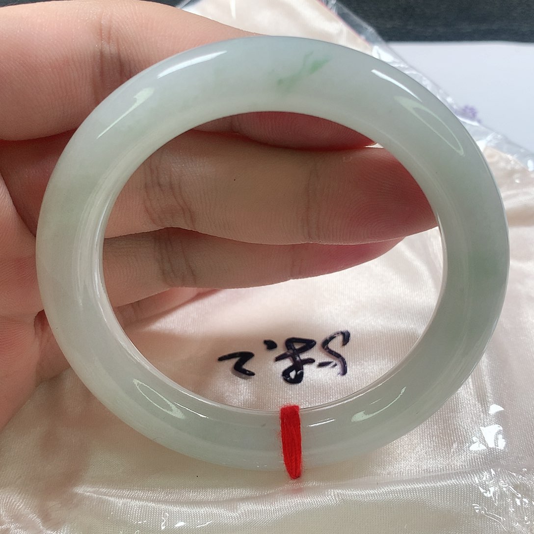 未镶嵌手镯（圆镯）翡翠305号