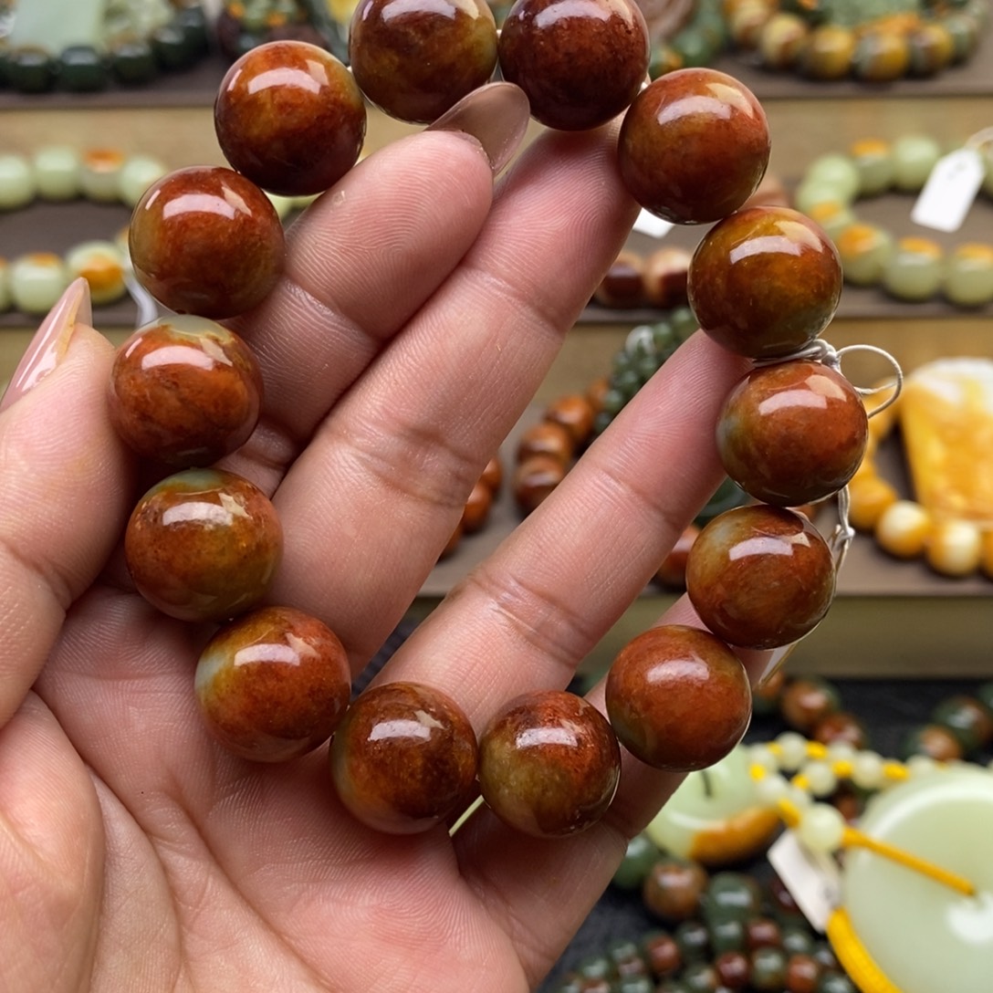 透闪石质玉未镶嵌手串