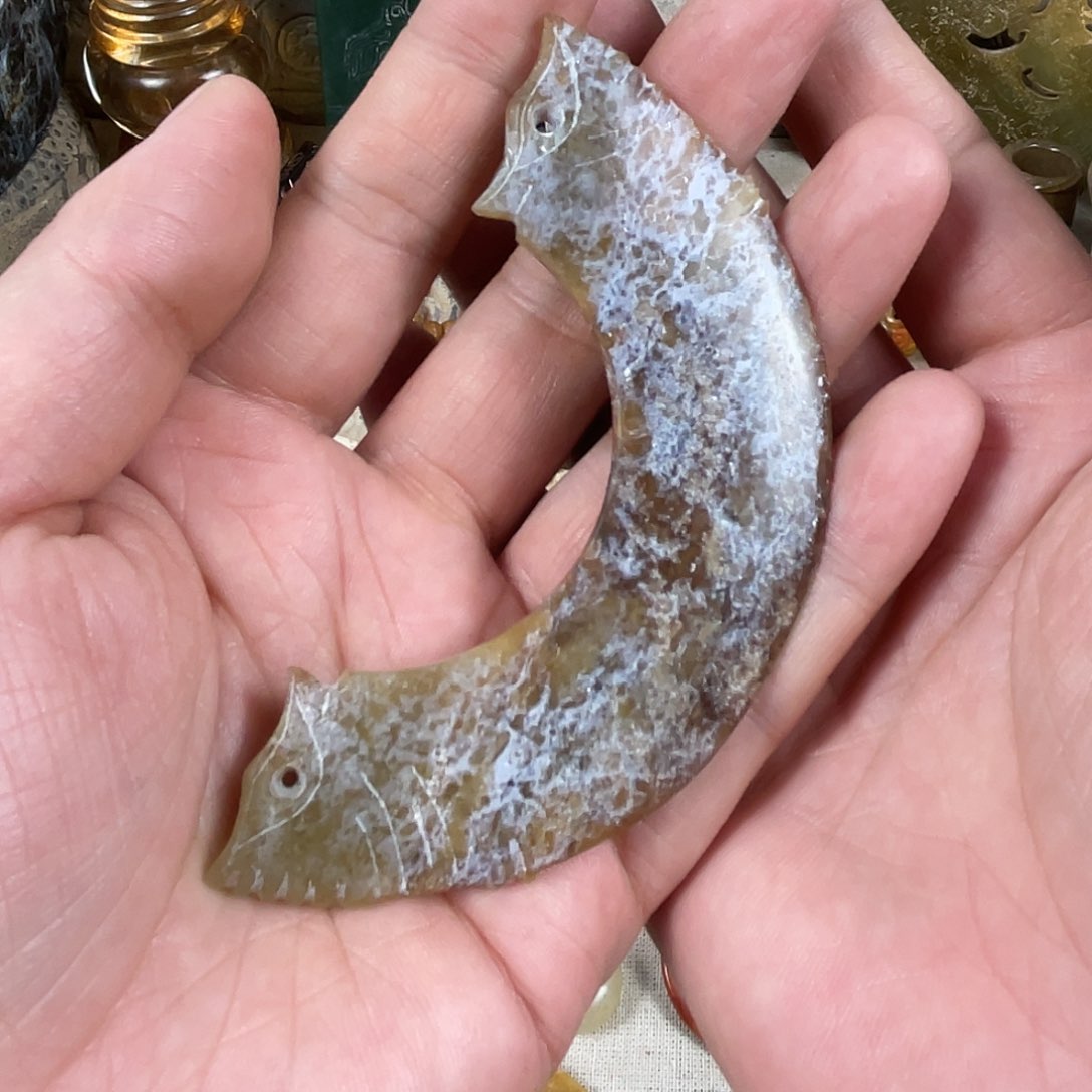 未镶嵌石英质玉车挂一*水