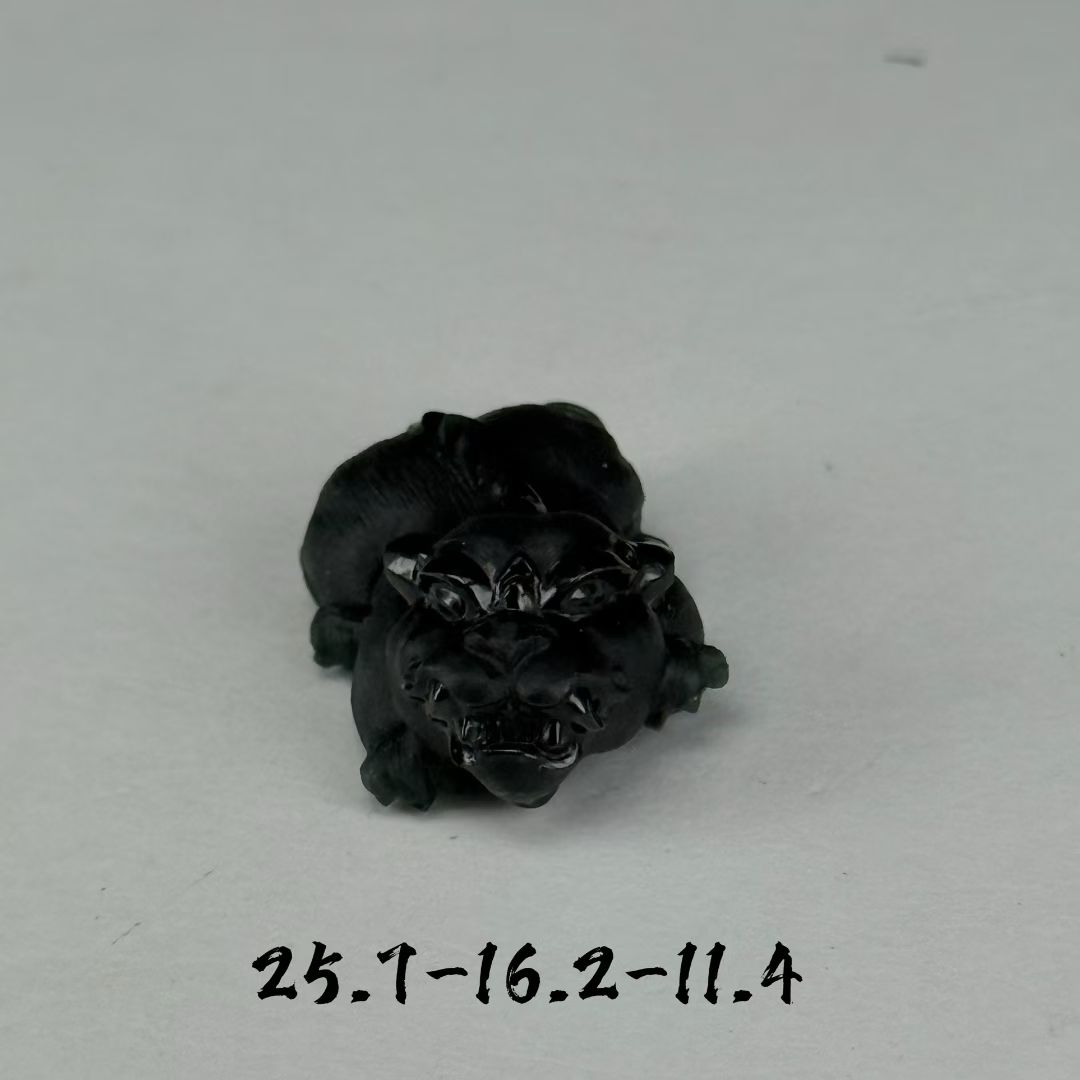 精品墨翠貔貅 种好色正 黑度极好 打灯通透 油性十足 
