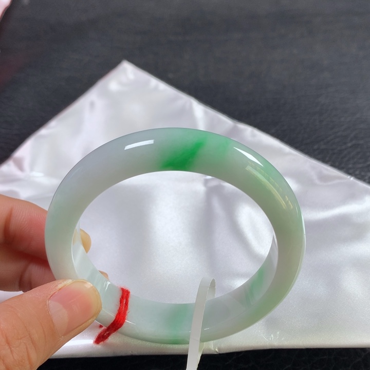 翡翠未镶嵌手镯55圈