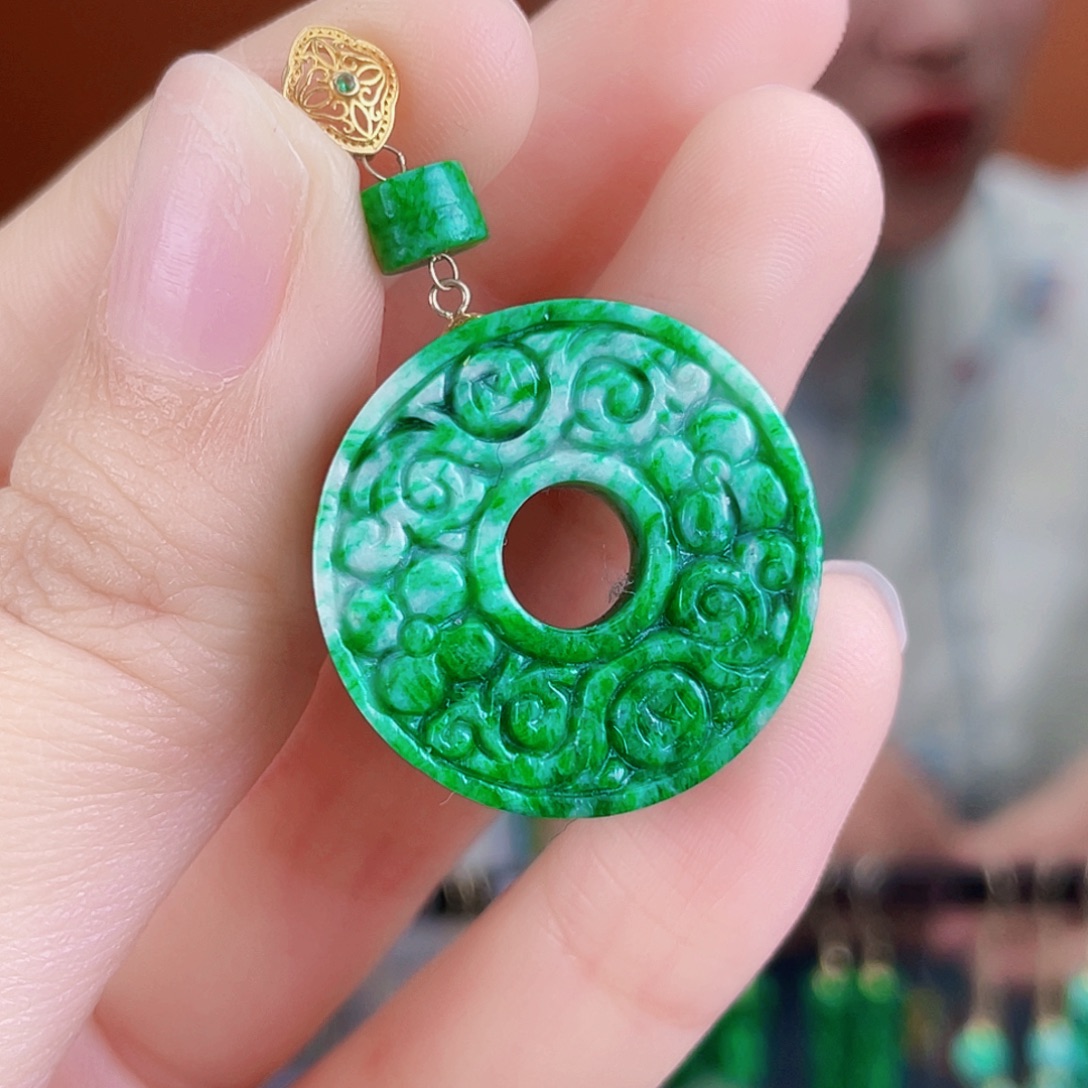 翡翠18K金镶嵌耳饰