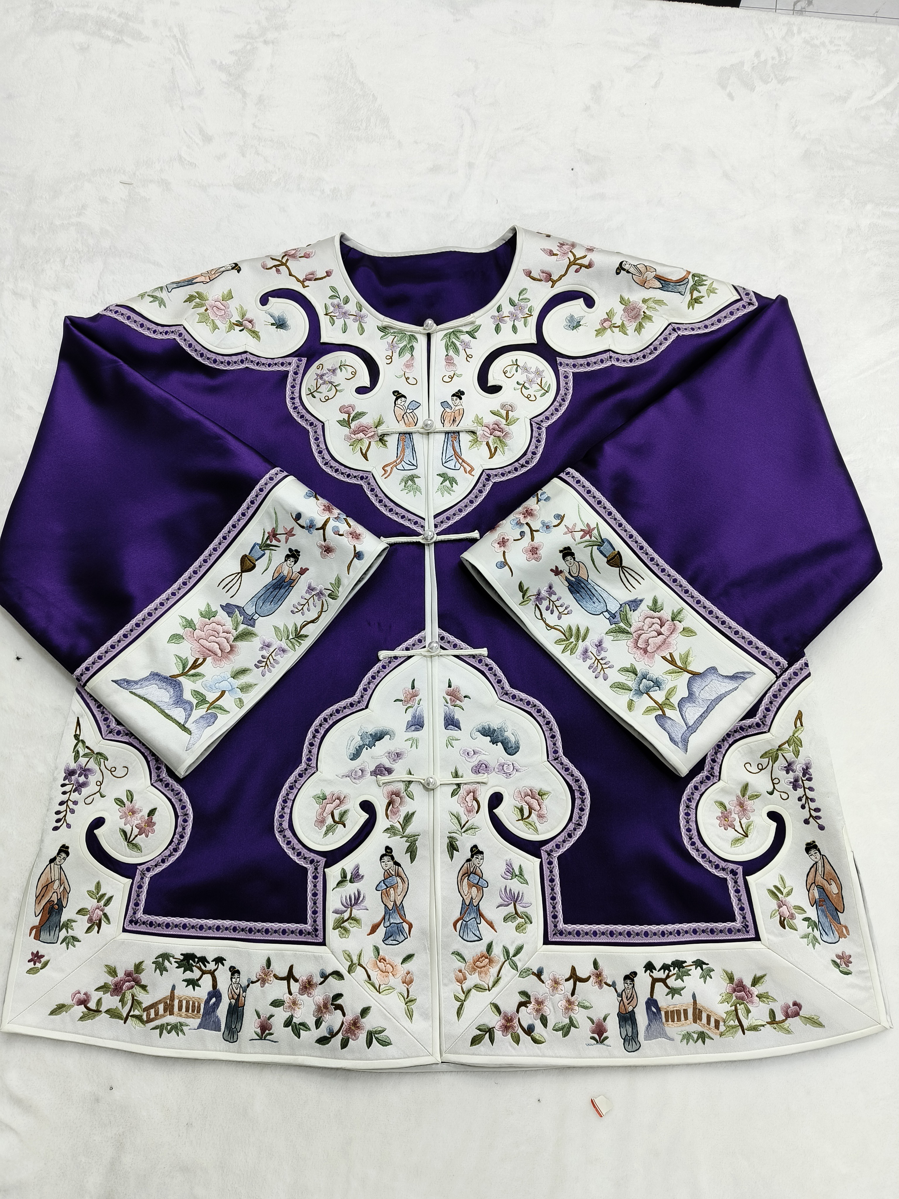 新中式苏绣重工太太服