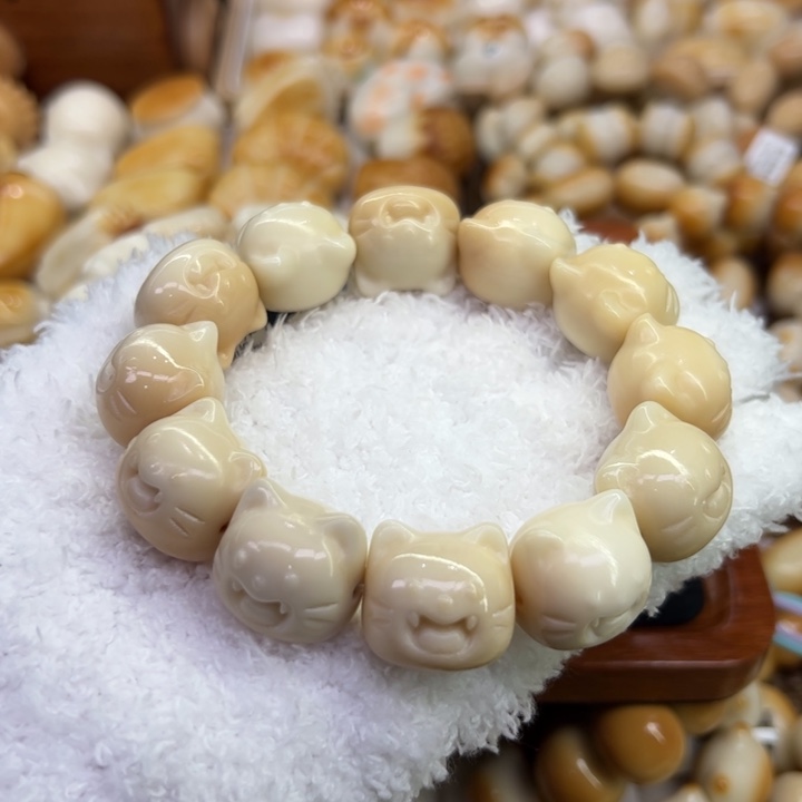 豌***丫菩提根/象牙果把件77 象牙果原果雕刻溏心虎牙猫全品