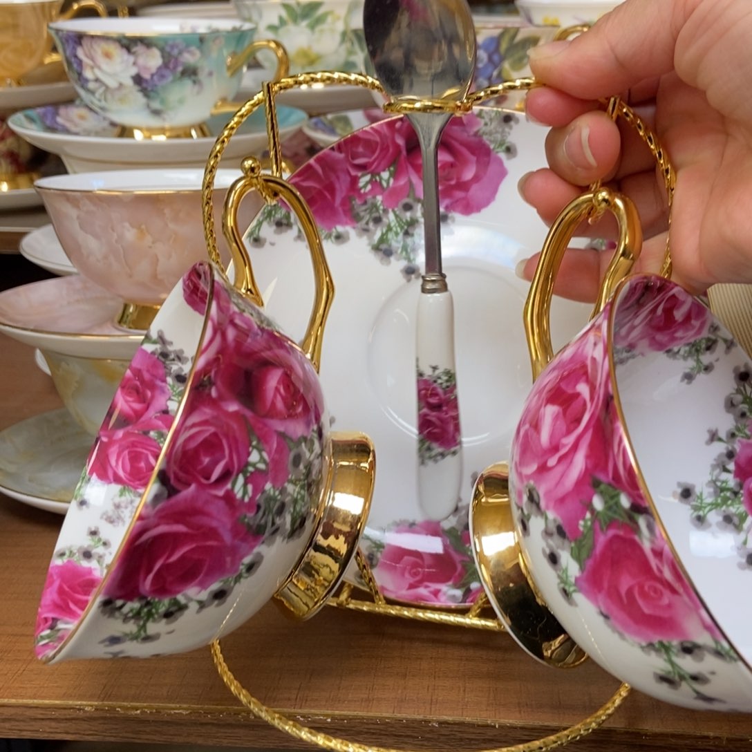 摆件红玫瑰两杯两碟两勺送杯架快递装