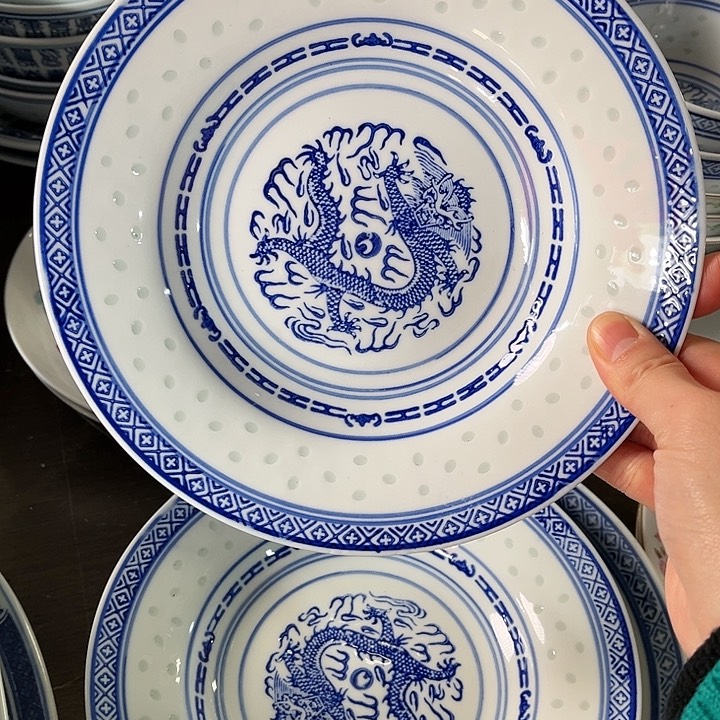 瓷片直径20厘米，发2个，折腰