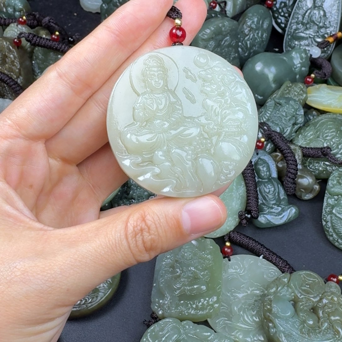 和田玉颈饰未镶嵌