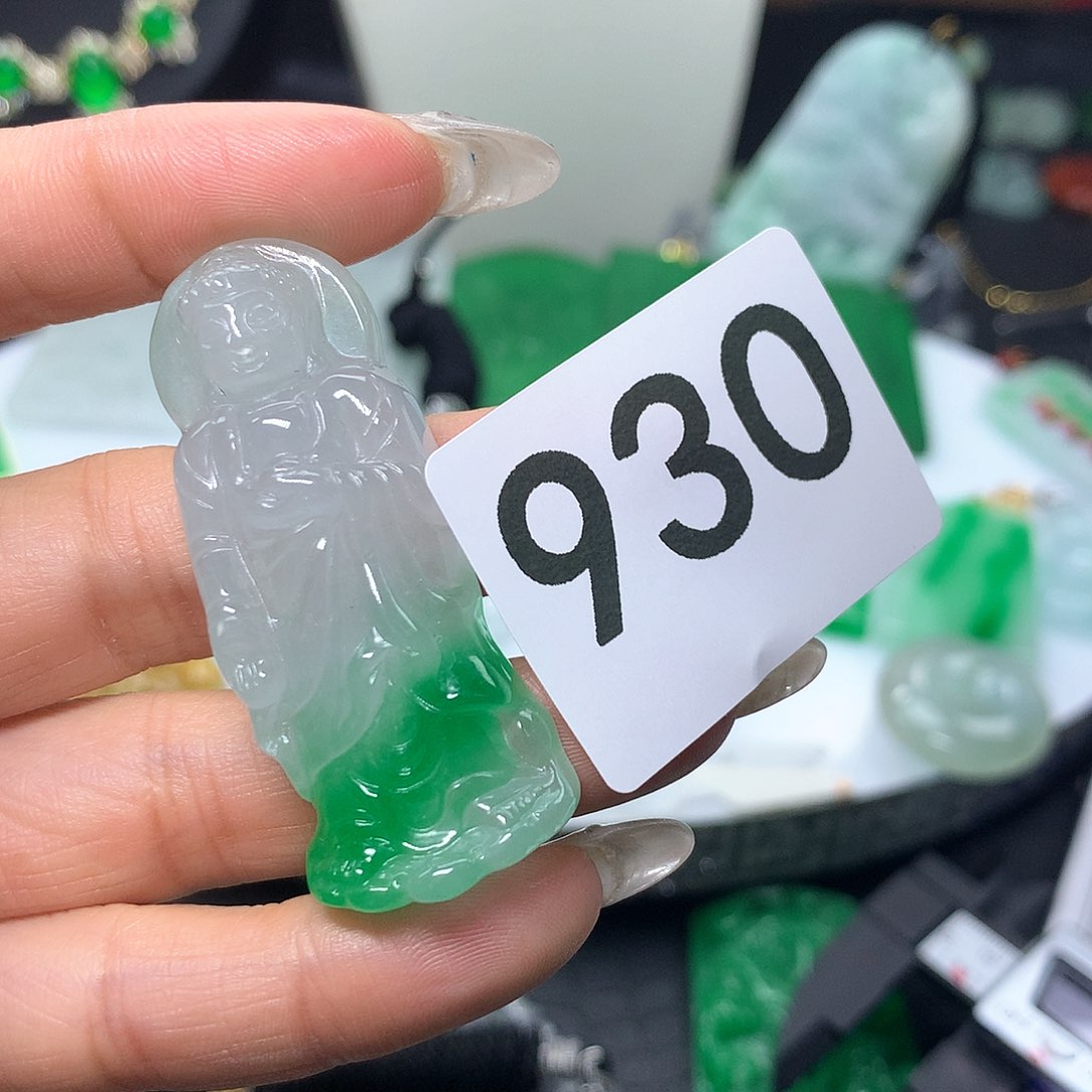 翡翠吊坠(赠链)未镶嵌