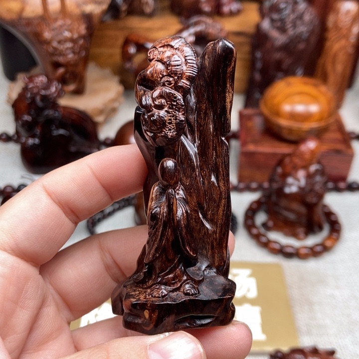 花梨木类案台无相佛