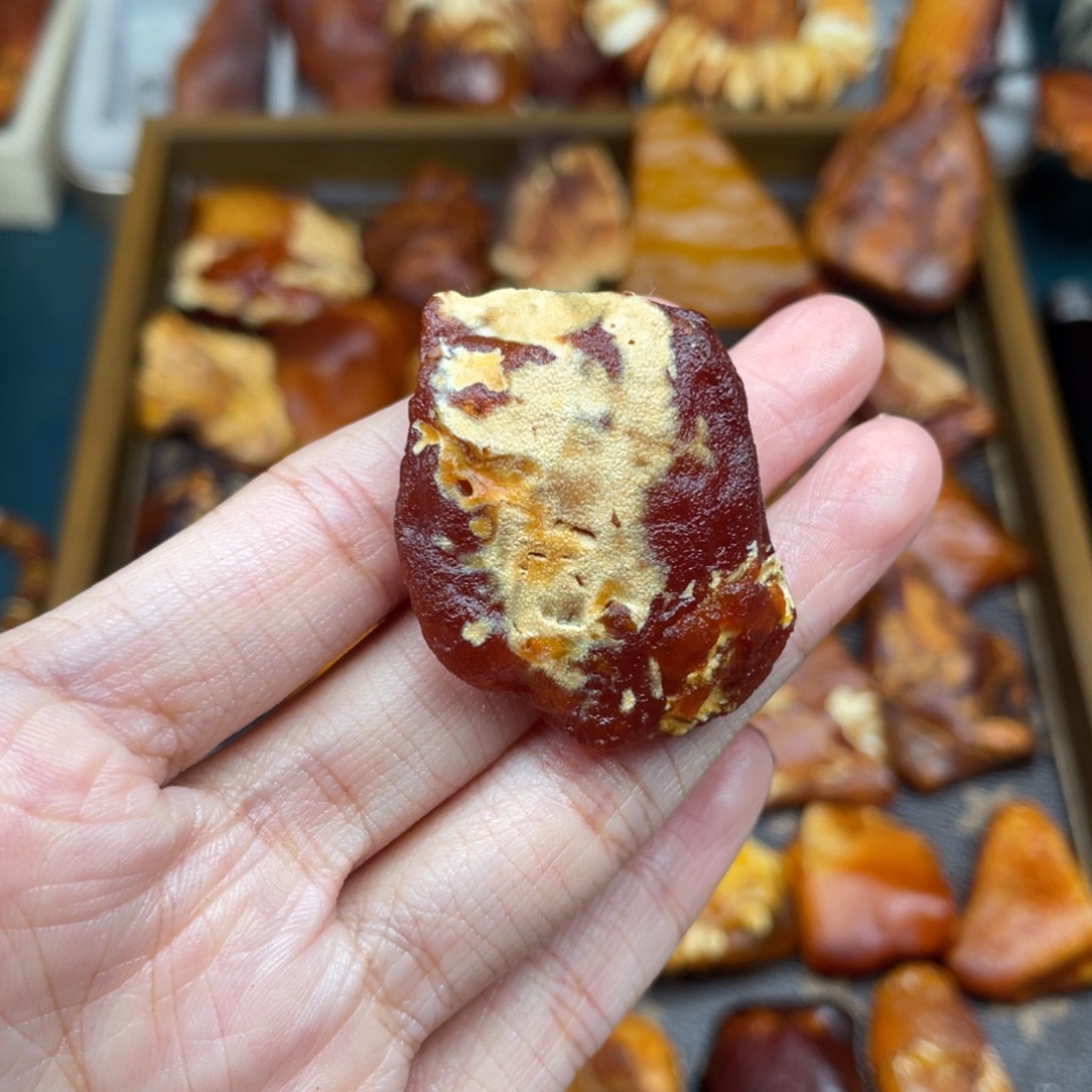 琥珀未镶嵌珠宝奇石