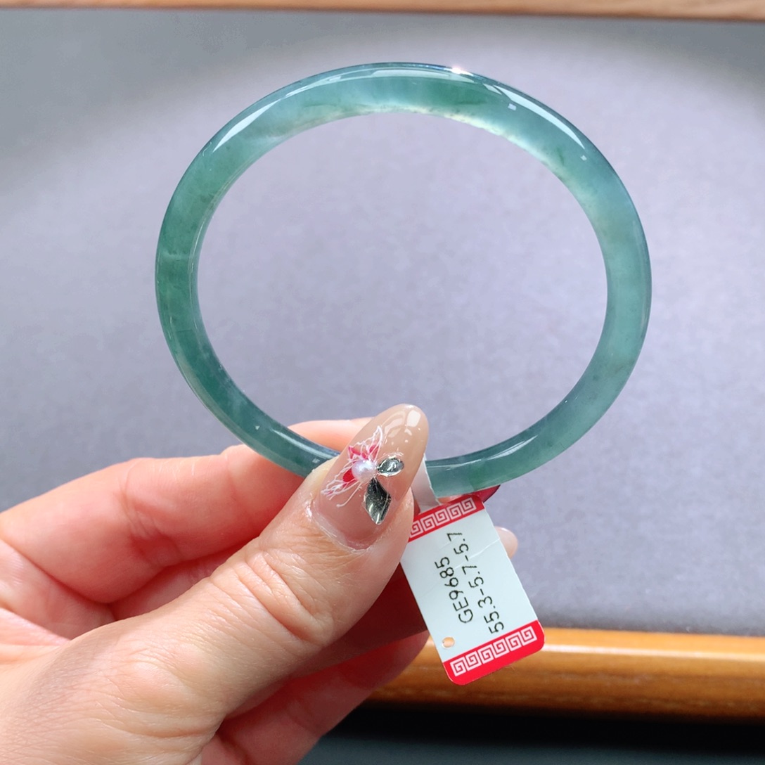 翡翠手镯未镶嵌天然翡翠手镯