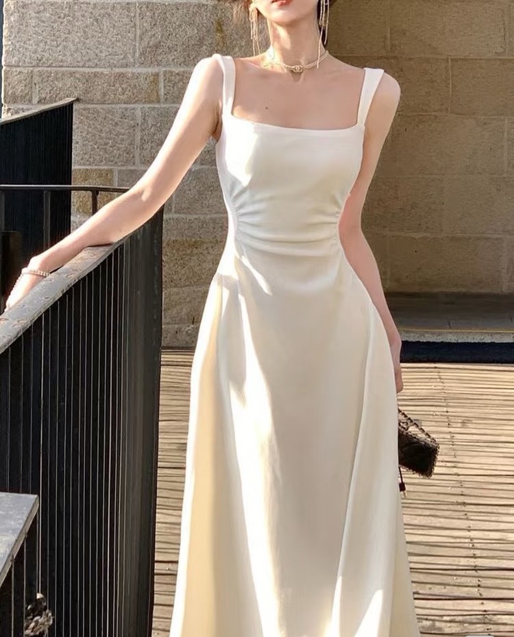 小众法式通用显瘦气质名媛吊带高腰时尚连衣裙夏季（非图片款）