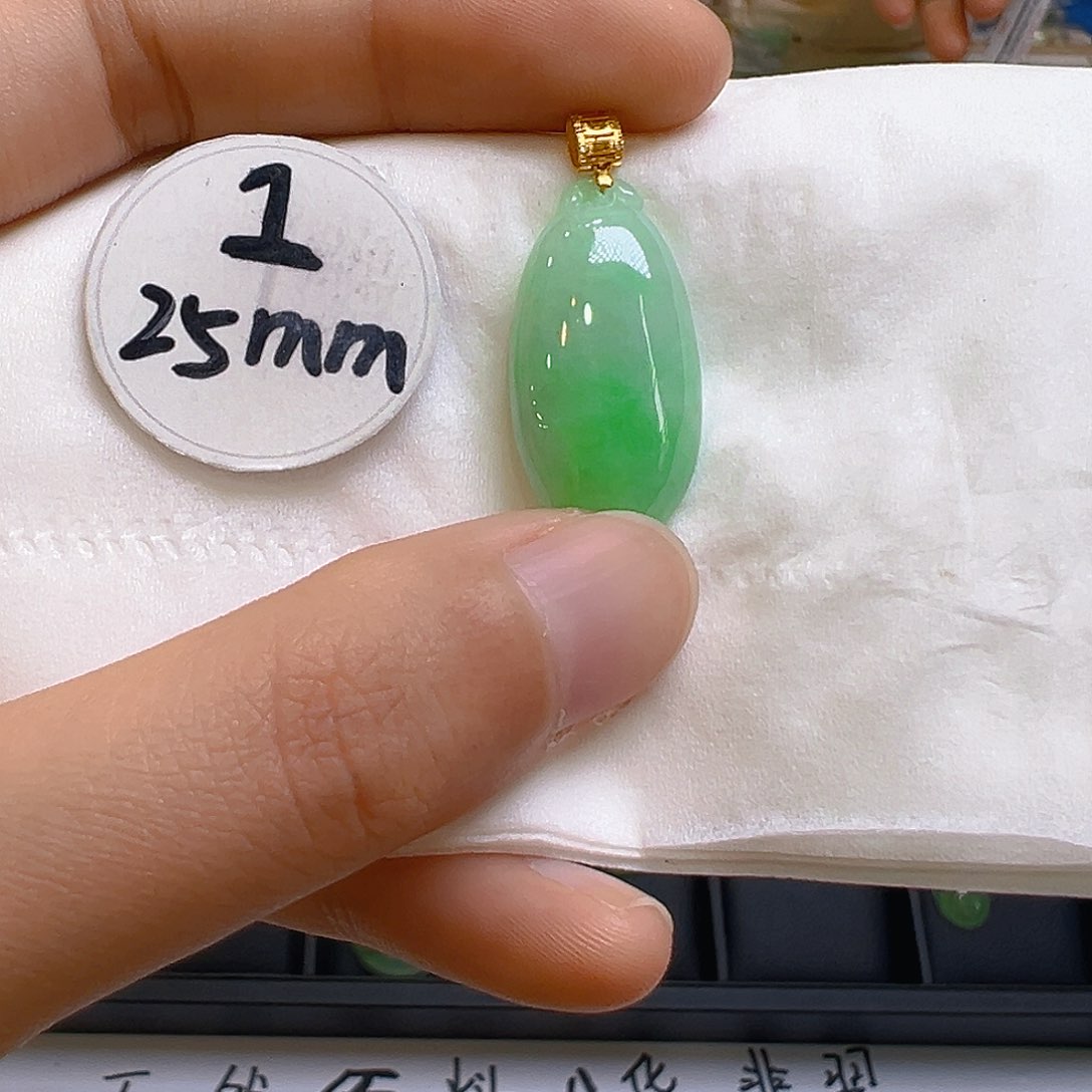 翡翠颈饰18K金镶嵌翡翠