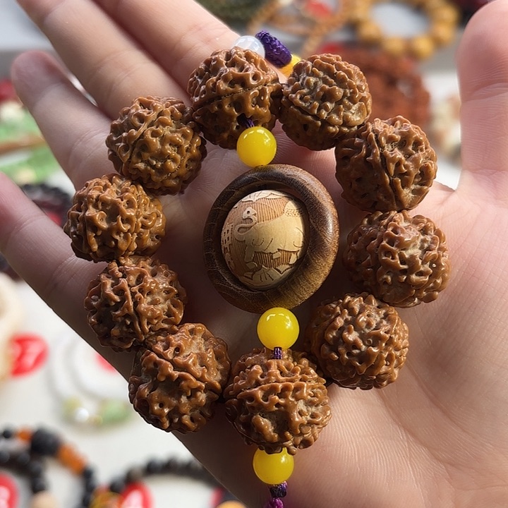 菩提根/象牙果吊坠黄色