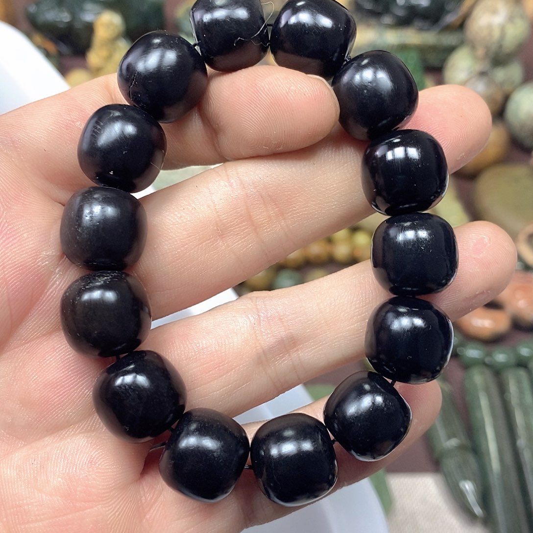 岫岩河磨玉（透闪石质玉）未镶嵌珠宝奇石