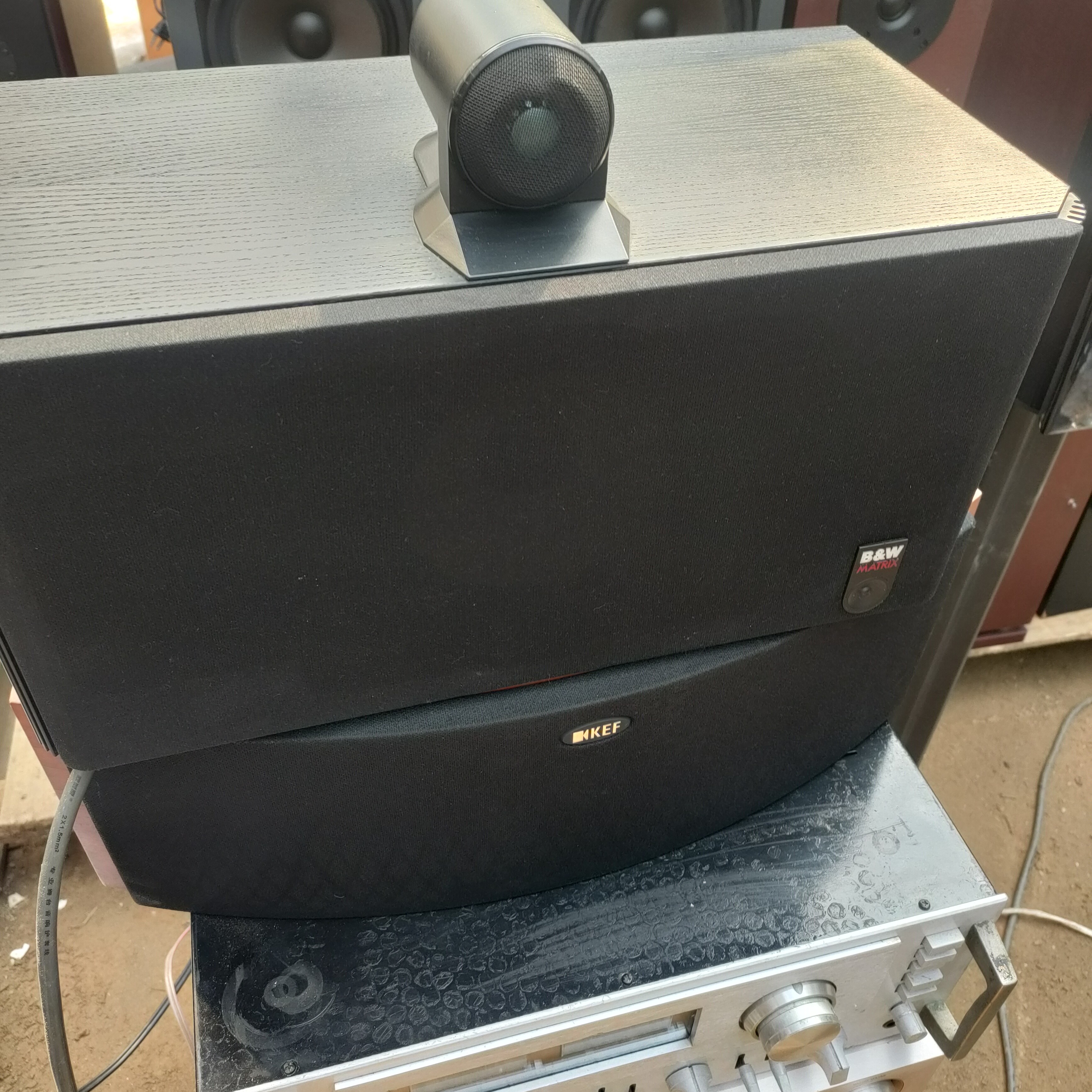 9新  英国宝华中置音箱一只原装无修功能正常运费到付