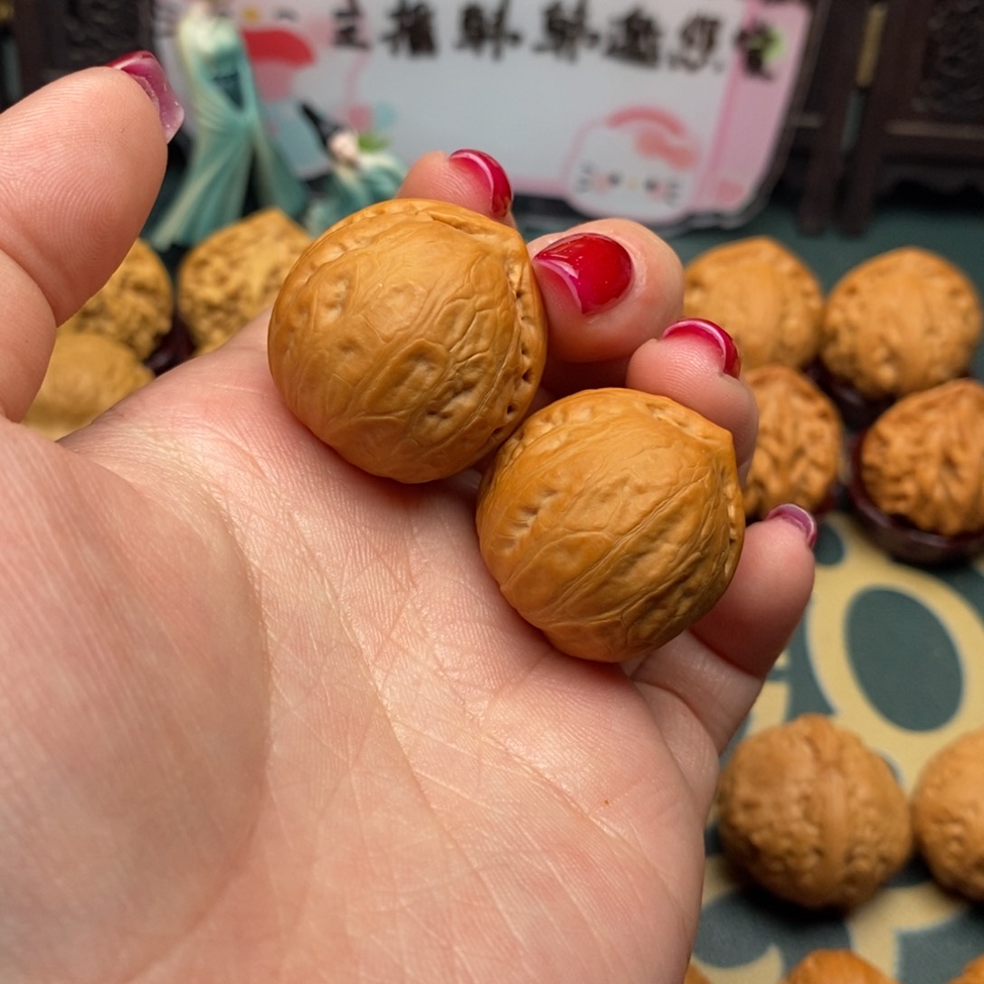 文玩核桃把件光头元宝