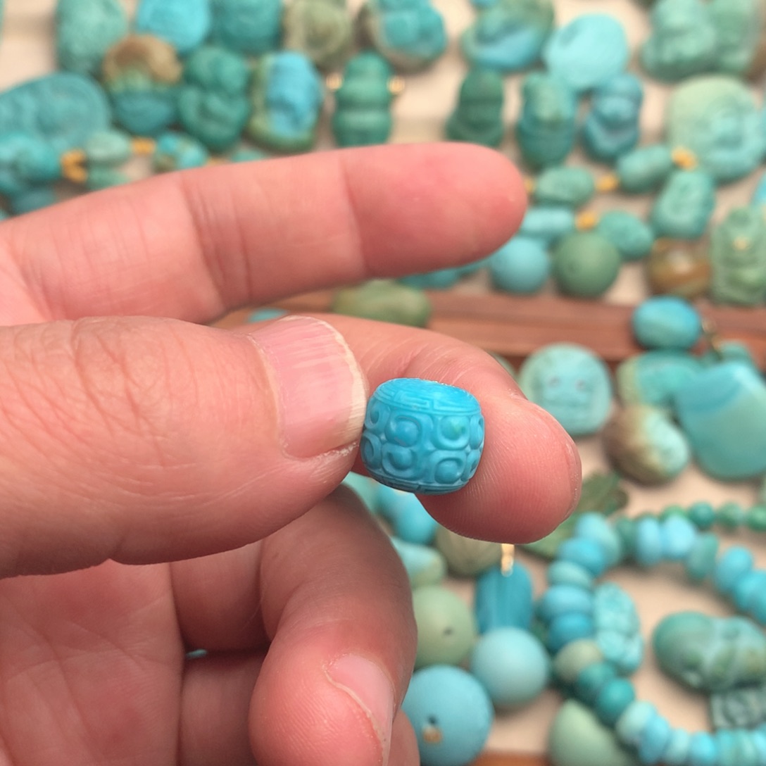 绿松石未镶嵌颈饰