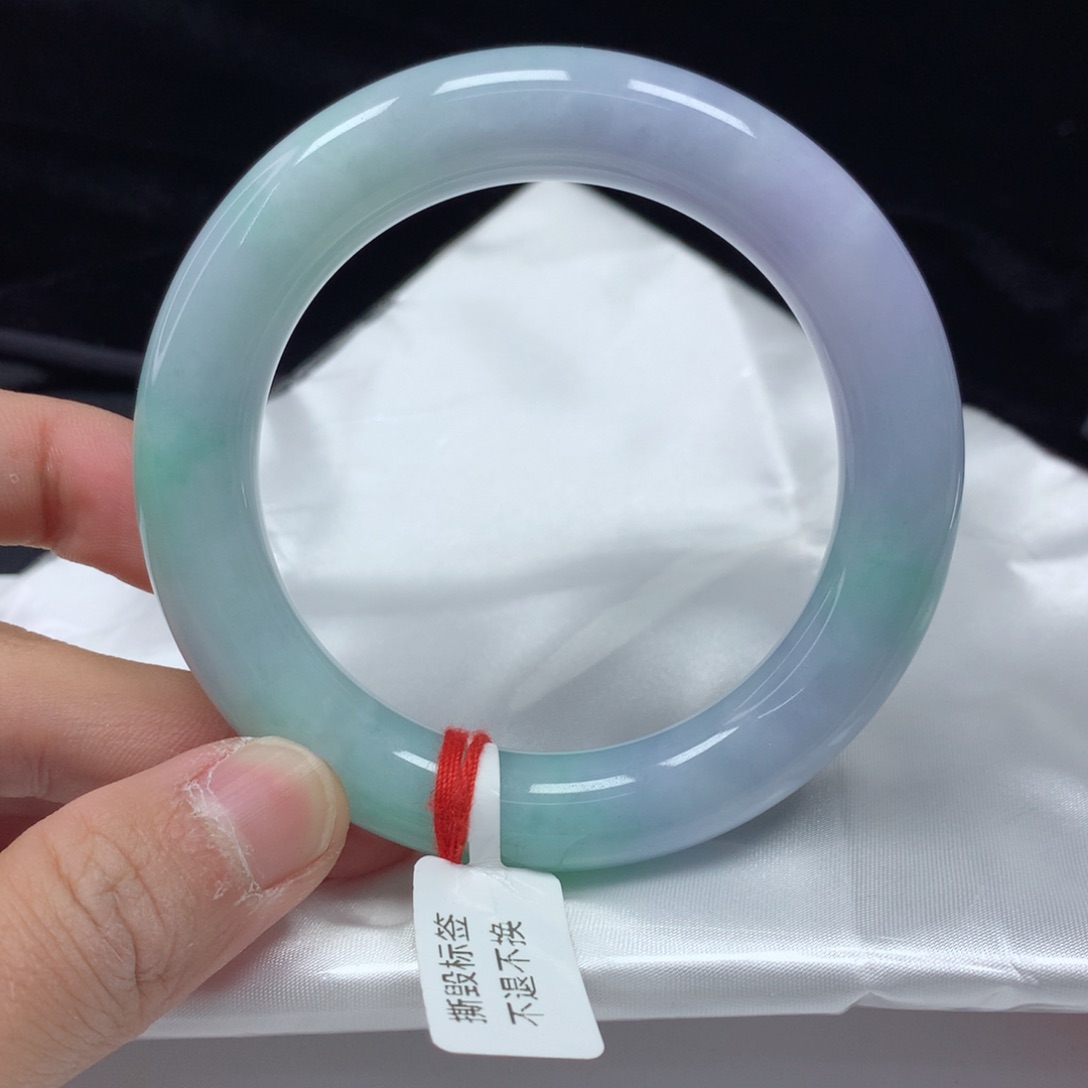 翡翠手镯（圆镯）未镶嵌55.8