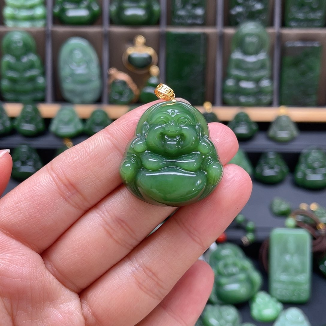 颈饰18K金镶嵌和田玉