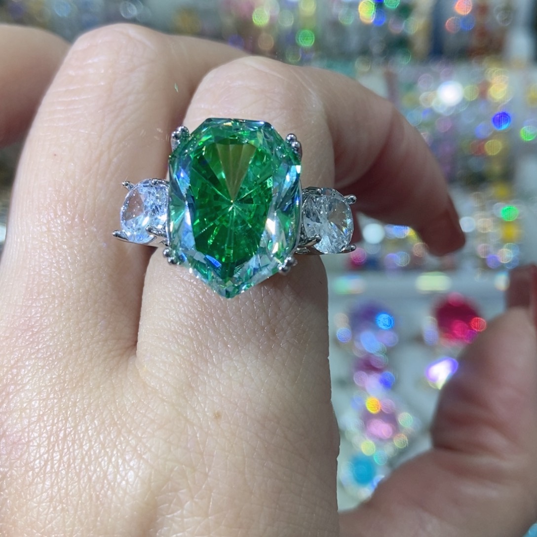 66锆石（处理）戒指