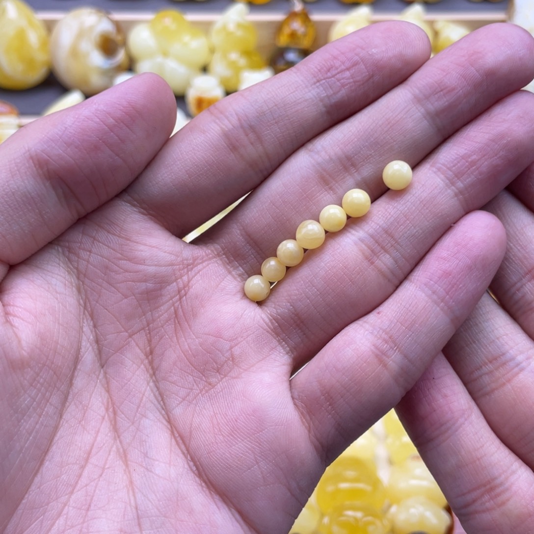 小***哒琥珀未镶嵌裸石蜜蜡