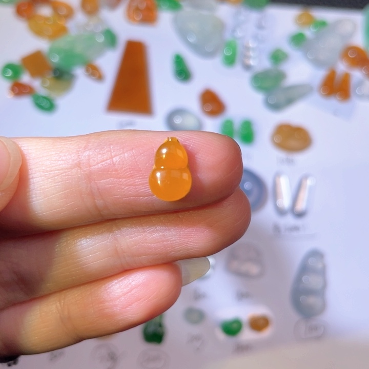 翡翠颈饰未镶嵌裸石