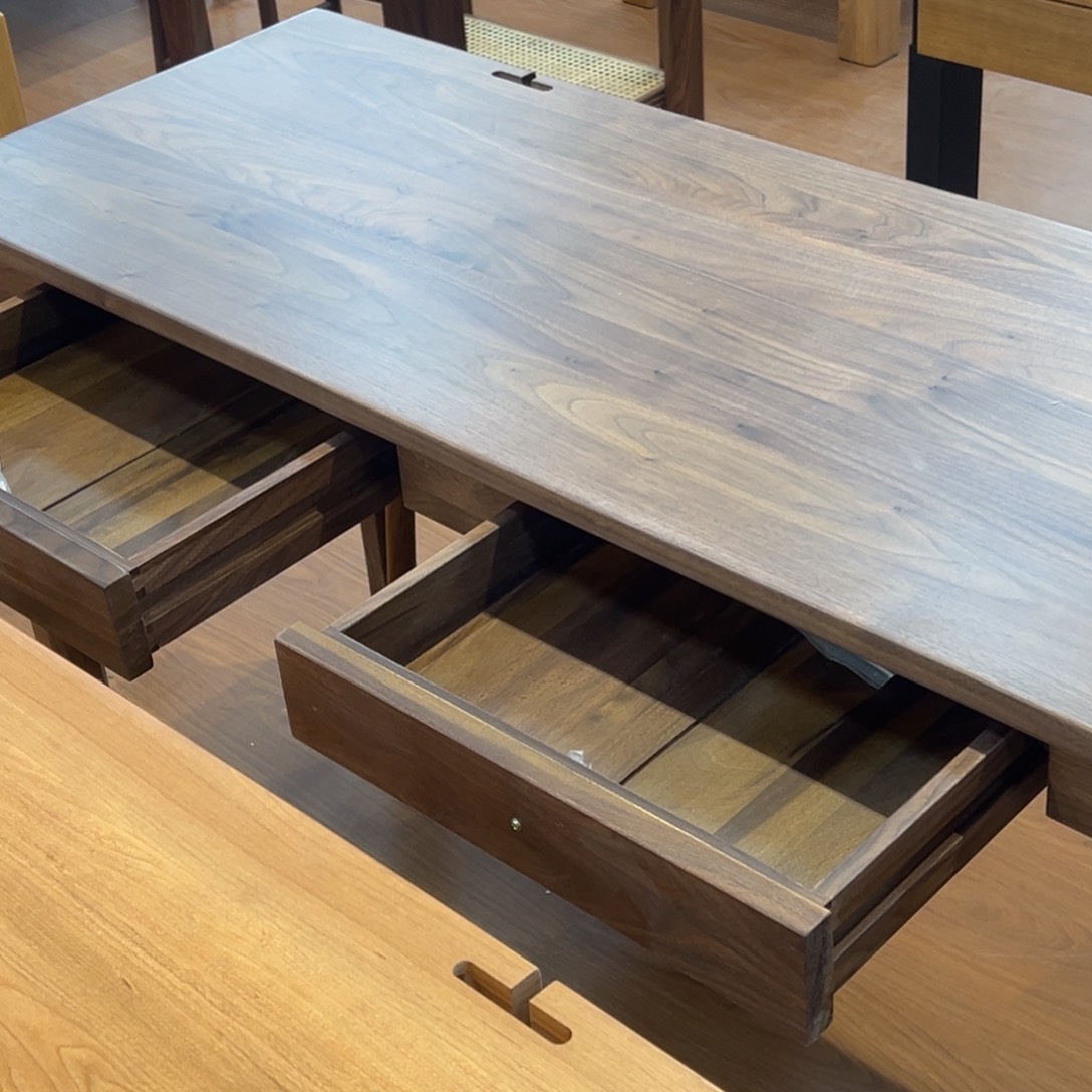 实木黑胡桃1.3米得到书桌