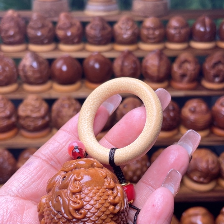 橄榄核把件?****。橄榄雕刻