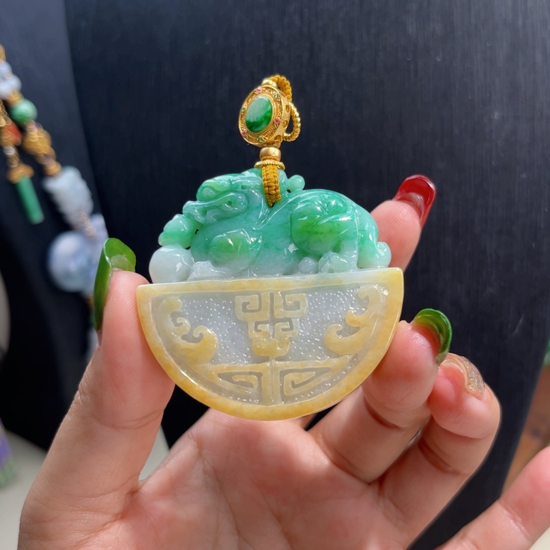 【闪购商品】翡翠吊坠(赠链)未镶嵌10