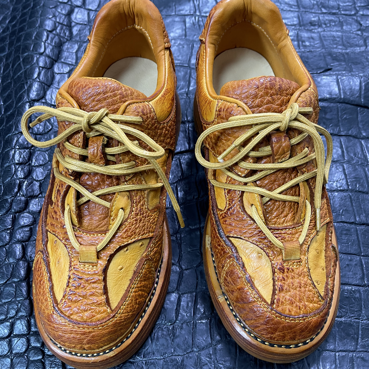 黄棕野牛鸵鸟休闲款