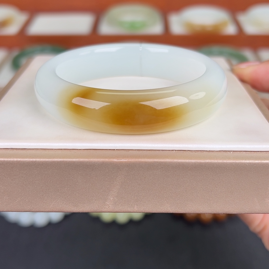 和田玉未镶嵌手镯和田玉糖白手镯