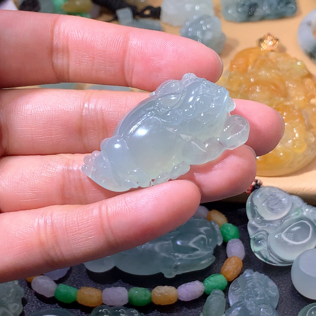 颈饰未镶嵌翡翠挂件