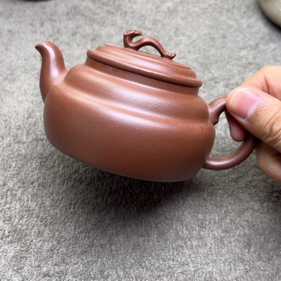 紫泥茶壶底槽青紫菱