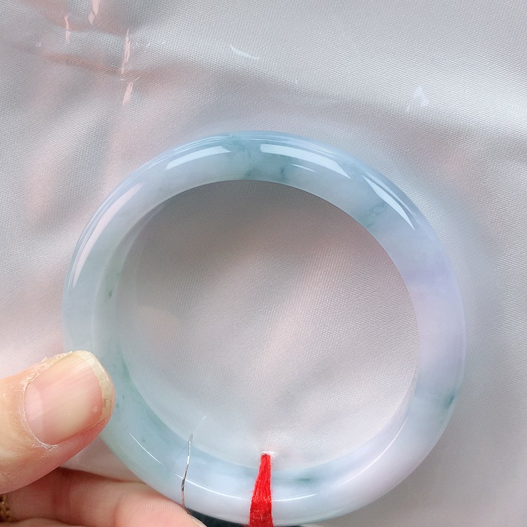 翡翠手镯未镶嵌54圈