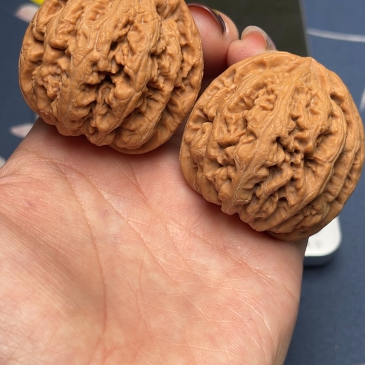 文玩核桃把件粗筋42